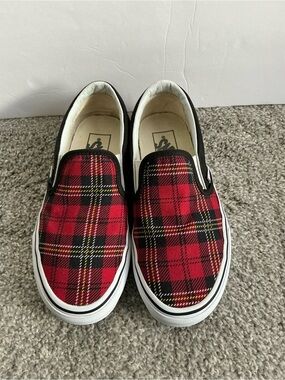 Vans Classic Slip-On Red Black Plaid Tartan Skate Shoes Women 6